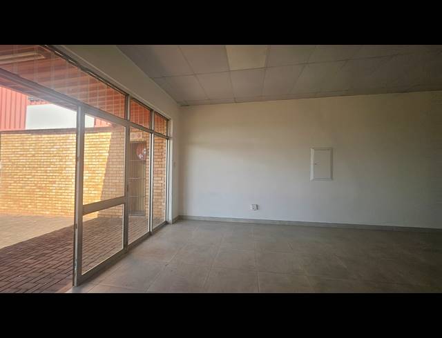 90M² RETAIL TO LET IN ROSSLYN